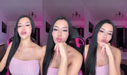 Burcu_34's Stream - Aug 21, 2026, 9:52 PM