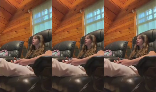 Chloey_harris's Stream - Aug 21, 2026, 9:59 PM