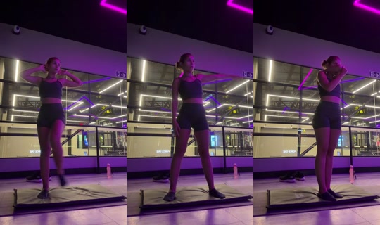 LAlara_christine's Stream - Apr 13, 2026, 10:42 PM