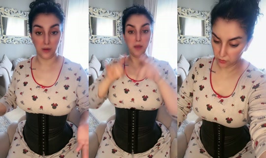 caftansouhalux01 の配信 - 2026年4月20日 14:16